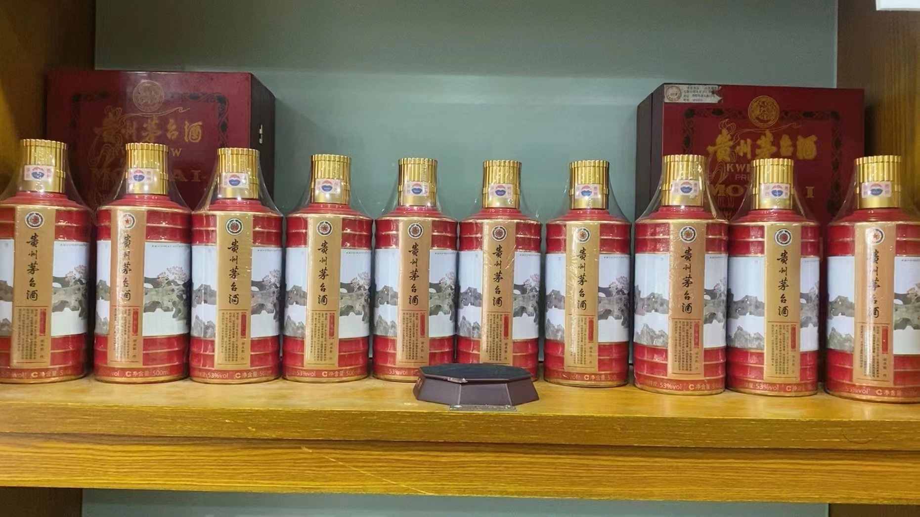 白碱滩回收50年茅台礼盒多少钱（最新更新行情）